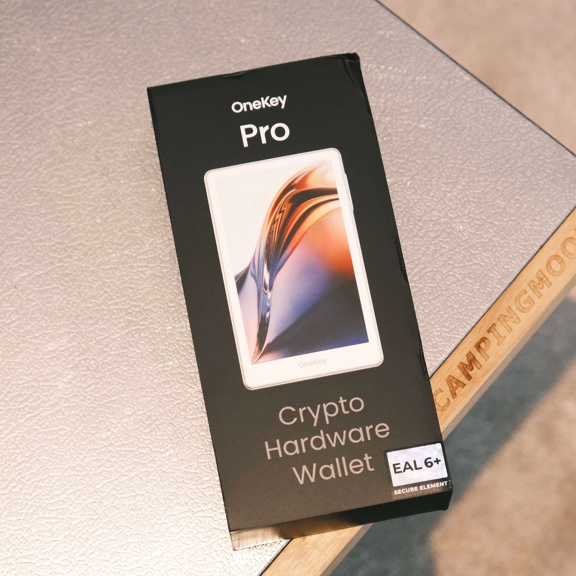 OneKey Pro 硬件钱包 & OneKey Lite 备份卡